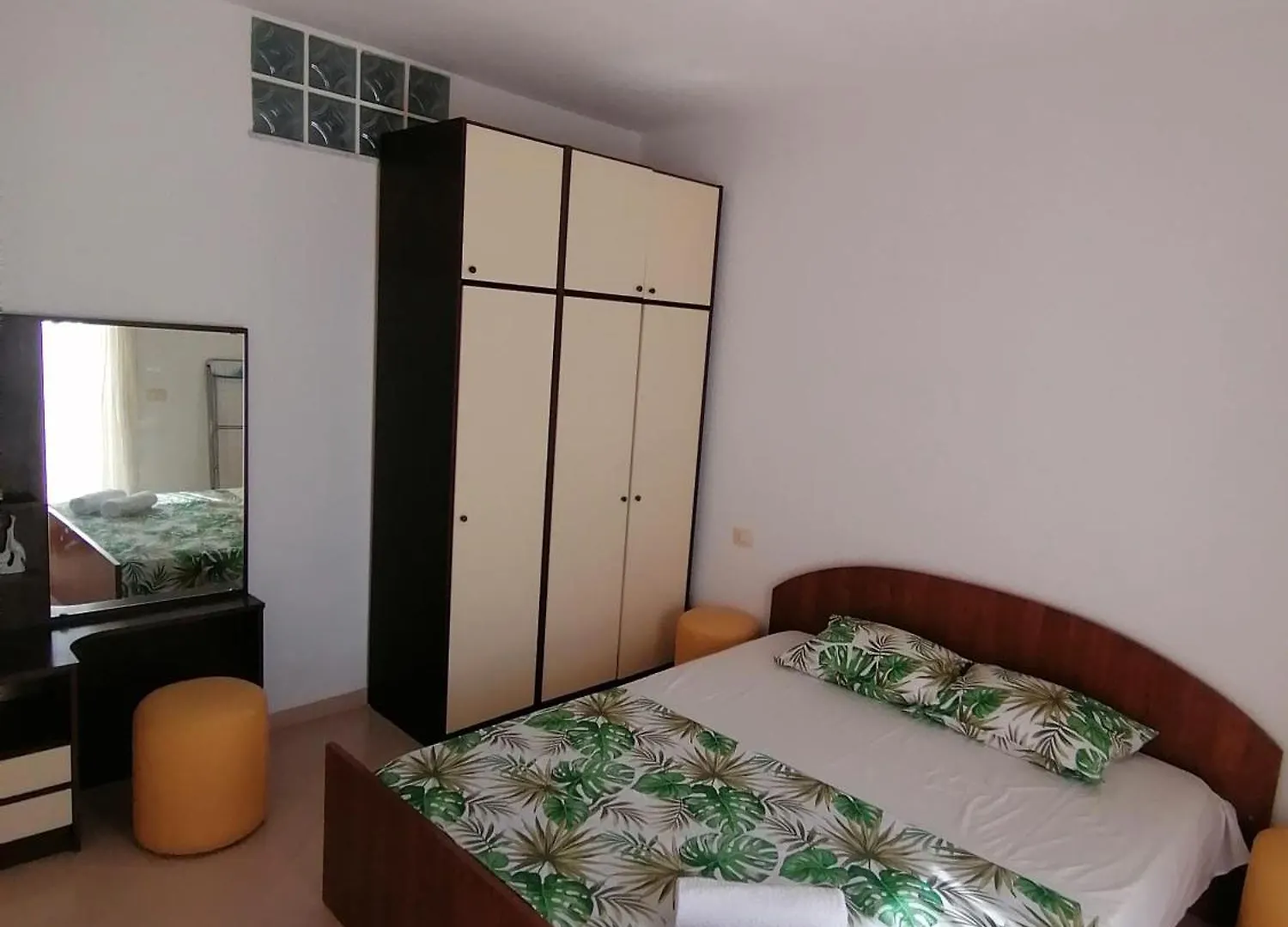 Kastriot Lägenhet Durrës